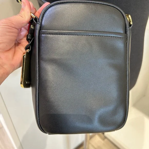NWT TUMI Kendal Black Crossbody Bag- leather. - Picture 4 of 9